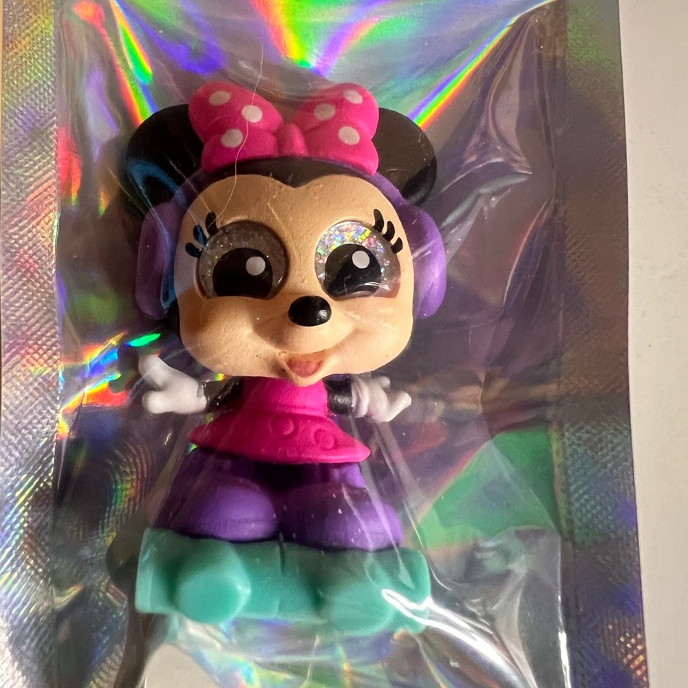 Disney let’s party special edition Minnie Doorable